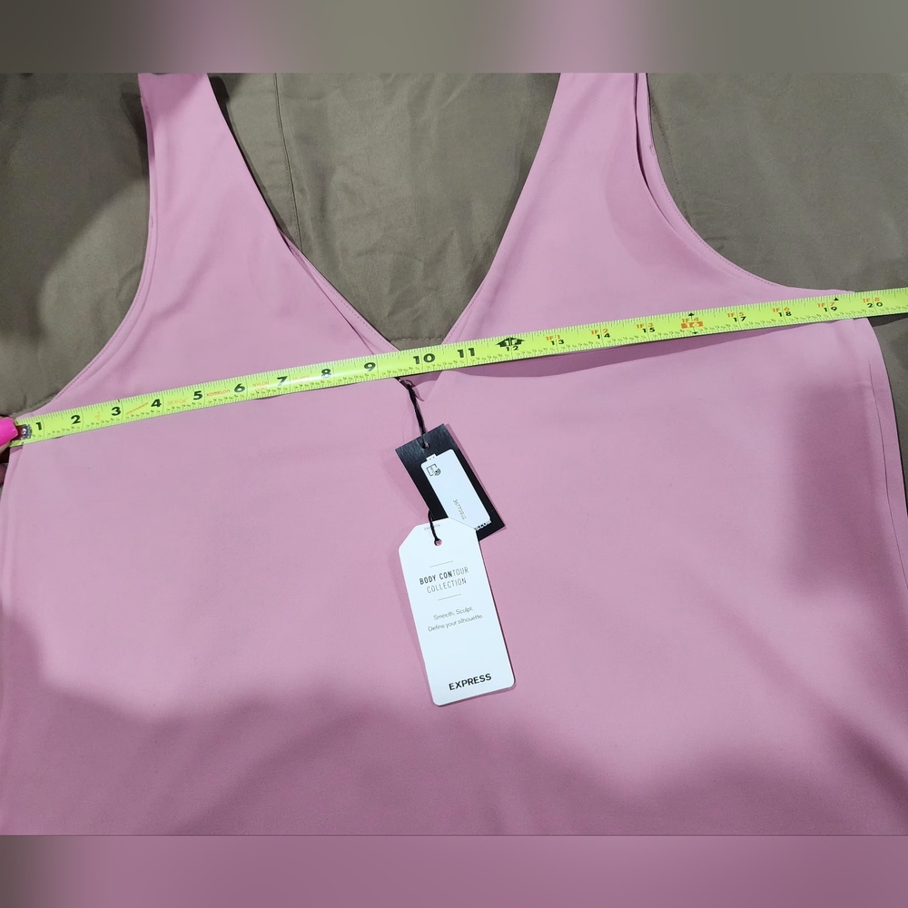 NWT Express Body Contour High Compression Double V-Neck Tank Size XL - Picture 5 of 11